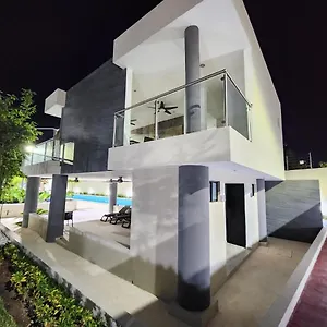 Astoria Gated Apartamento