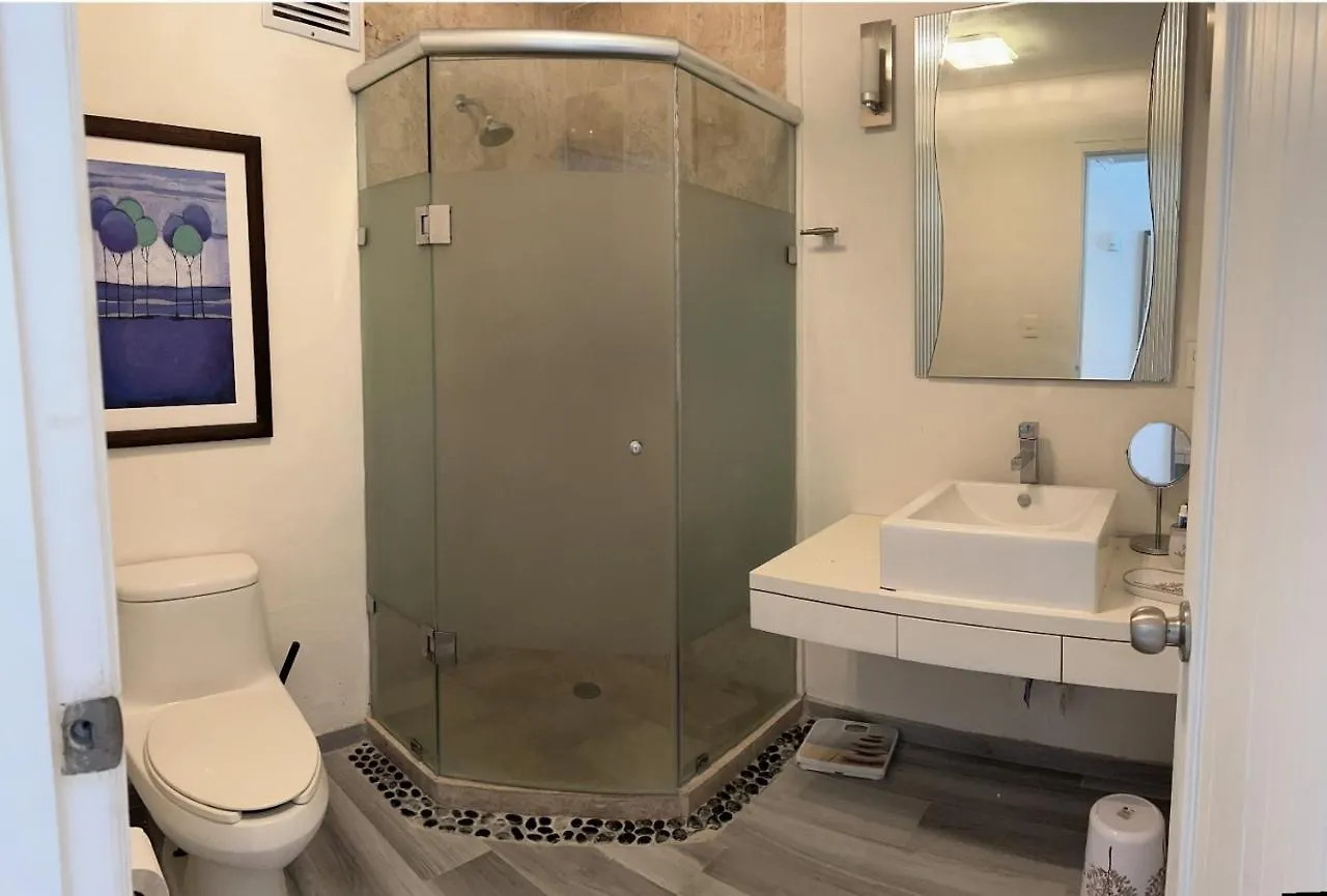 Oceanfront Condo At Unique Location Cancun Apartment