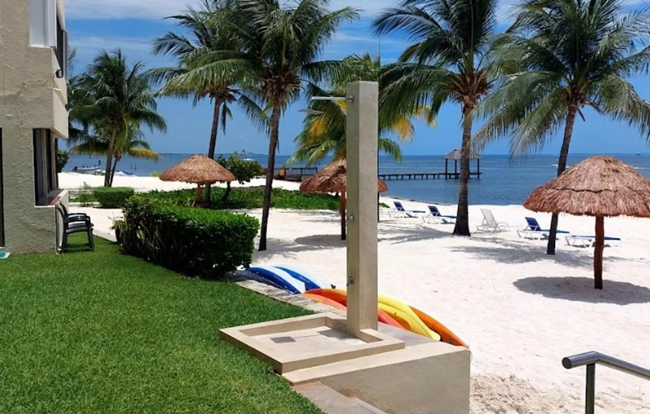 Oceanfront Condo At Unique Location Cancun