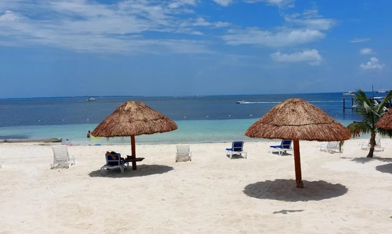 Apartment Oceanfront Condo At Unique Location Cancun