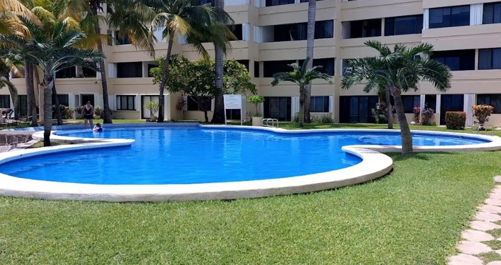 Oceanfront Condo At Unique Location Cancun Apartment