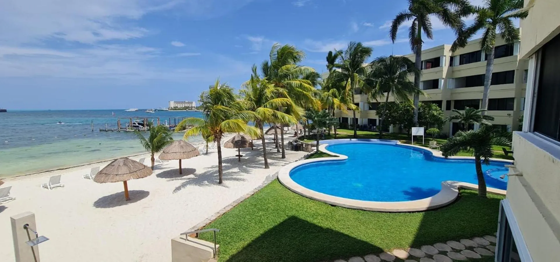 Oceanfront Condo At Unique Location Cancun 0*,