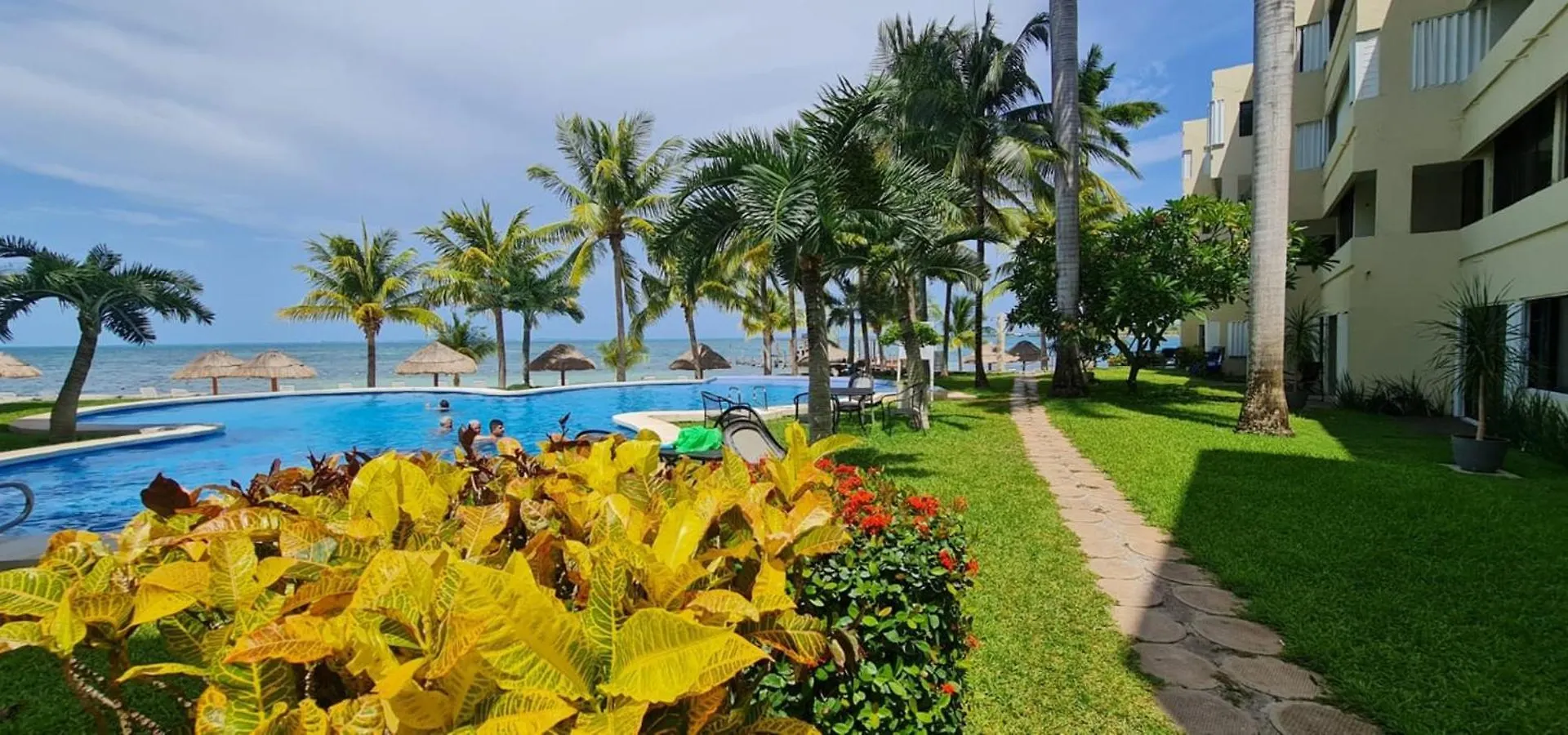 Oceanfront Condo At Unique Location Cancun Mexico